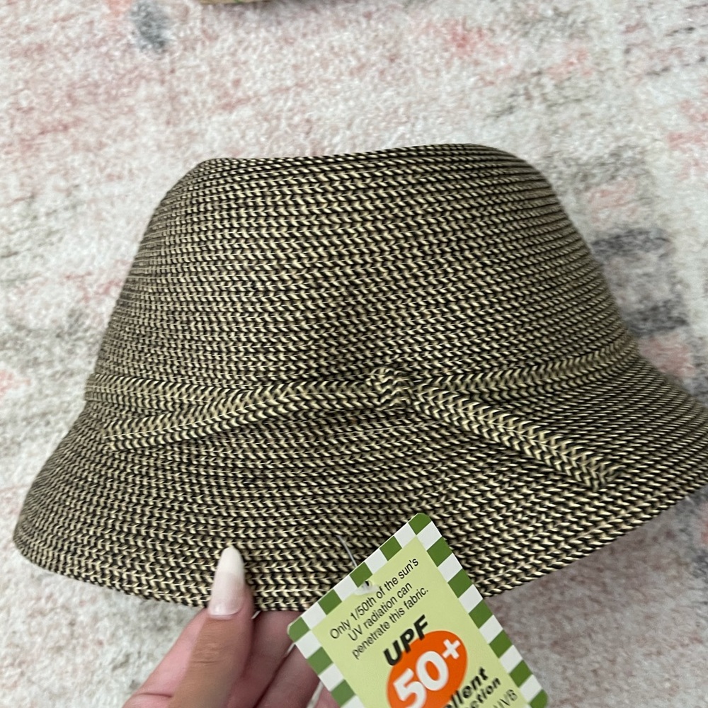 NWT Beige & Black Bucket Hat